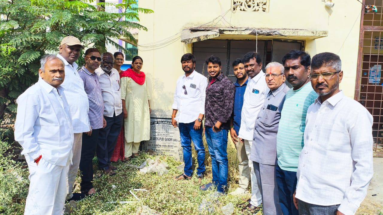 శేరిలింగంపల్లి అభివృద్ధి కోసం పార్టీ మారిన ఎమ్మెల్యే గాంధీ అభివృద్ధి మర్చిండు..