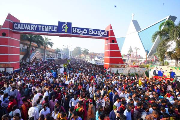 మియాపూర్​ కల్వరీ టెంపుల్లో ఘనంగా క్రిస్మస్​ వేడుకలు