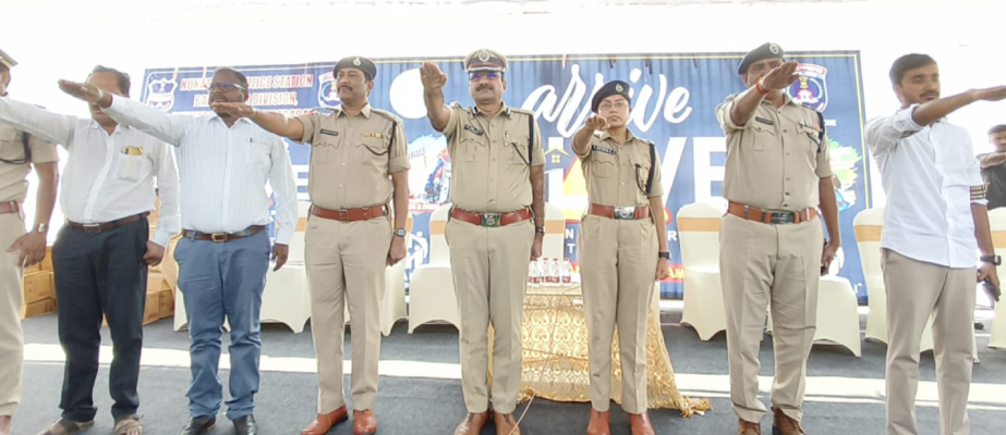 కుటుంబాలను దృష్టిలో పెట్టుకొని వాహనాలను డ్రైవ్​ చేయండి.. సైబరాబాద్​ సీపీ రమేష్​