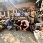 ఫారిన్​ లిక్కర్​ బాటిళ్లలో చీప్​ లిక్కర్​ పోసి అమ్ముతుండ్రు.. ఎక్కడంటే