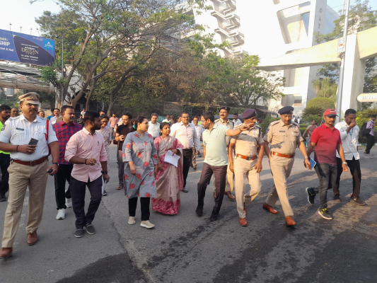 ఐటీ కారిడార్లో రోడ్ల విస్తరణకు ముమ్మర కసరత్తు