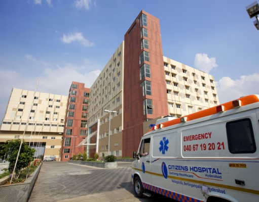 పేషంట్​ మెడలో 25 లక్షల బంగారం మాయం